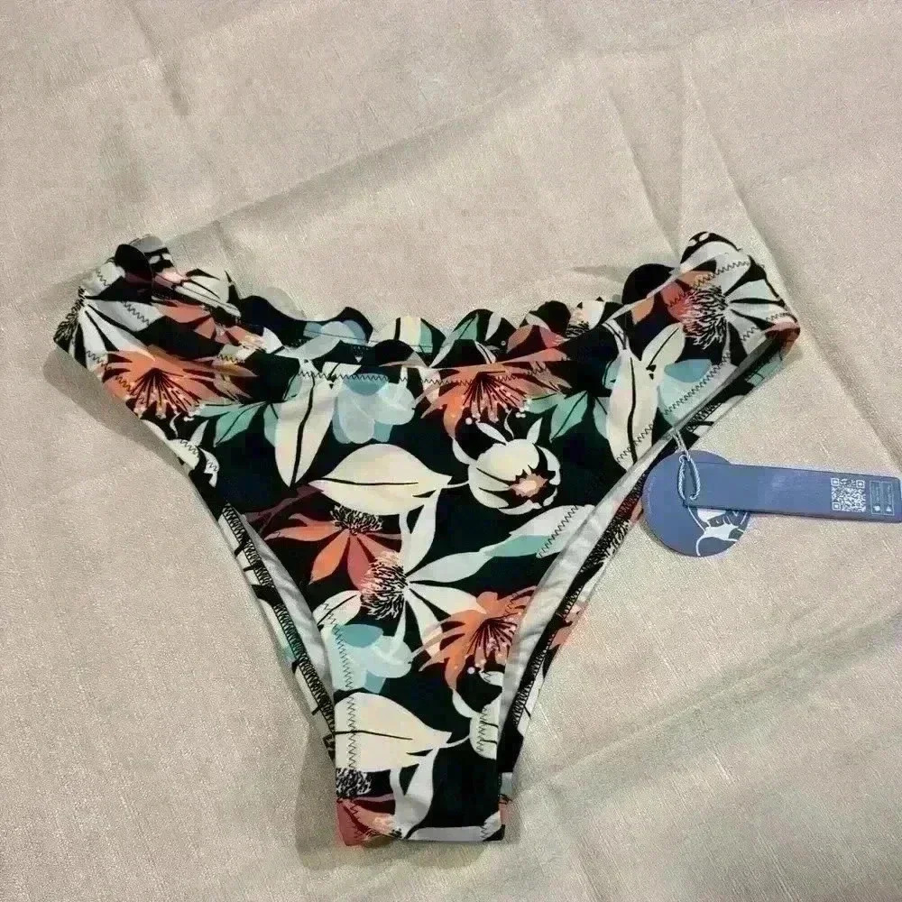 Women’s NWT Cupshe Bikini Bottoms